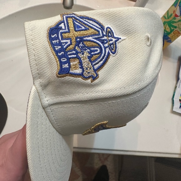 angels fitted hat - Picture 2 of 4